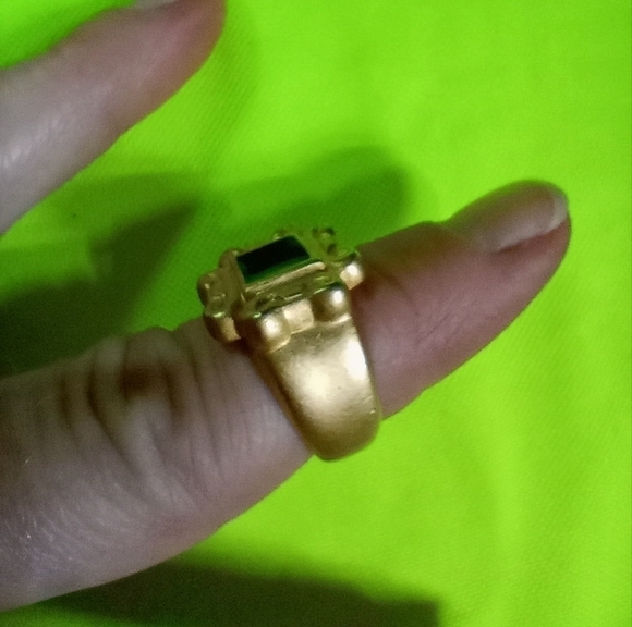 Goldtone decorative blue square matte finish Ring size 6.5 - Picture 4 of 4